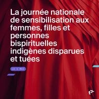 Gros plan d'une robe rouge. Texte sur l'image : "La journée nationale de sensibilisation aux femmes, filles et personnes bispirituelles indigènes disparues et tuées. Le 5 mai."
